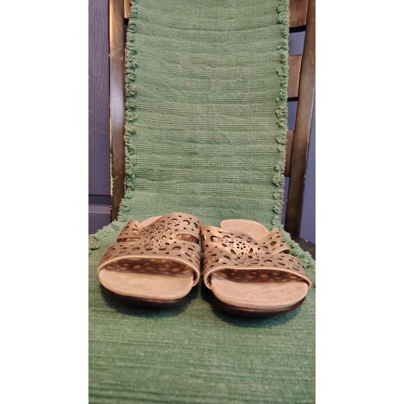 Croft&Barrow Women's Cutout Slip-On Metallic Brown Sandals - Picture 2 of 6